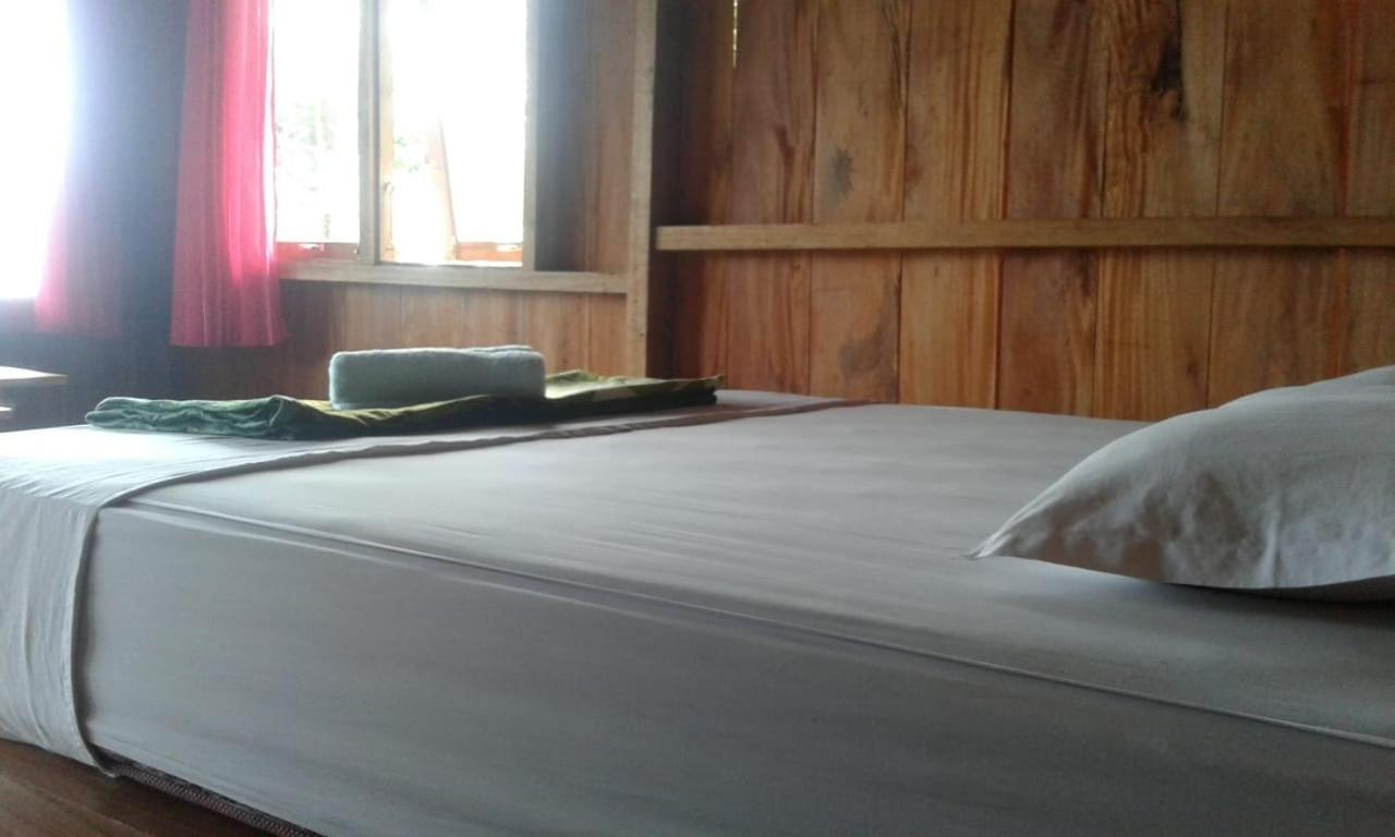 Bagoes View Cottages Maninjau Exterior photo