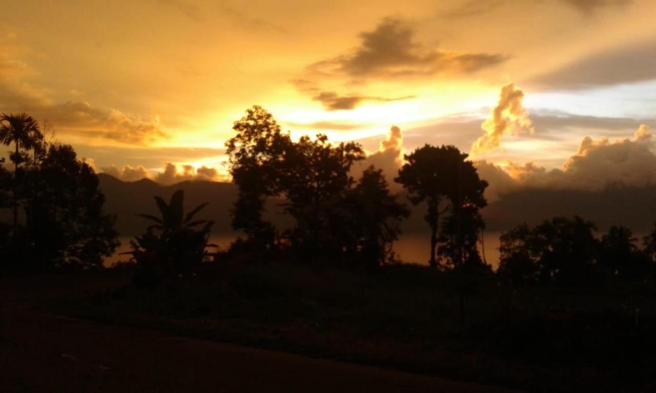 Bagoes View Cottages Maninjau Exterior photo