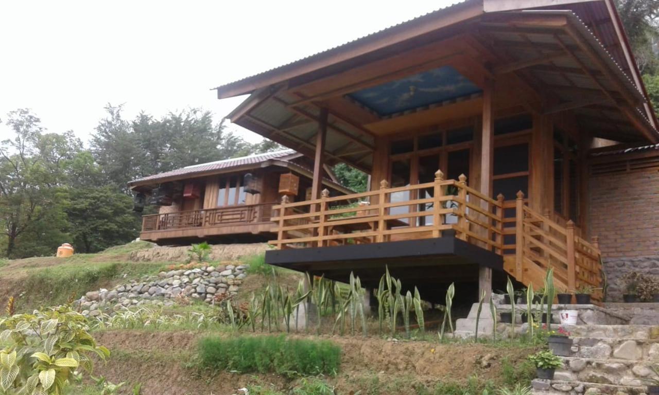 Bagoes View Cottages Maninjau Exterior photo